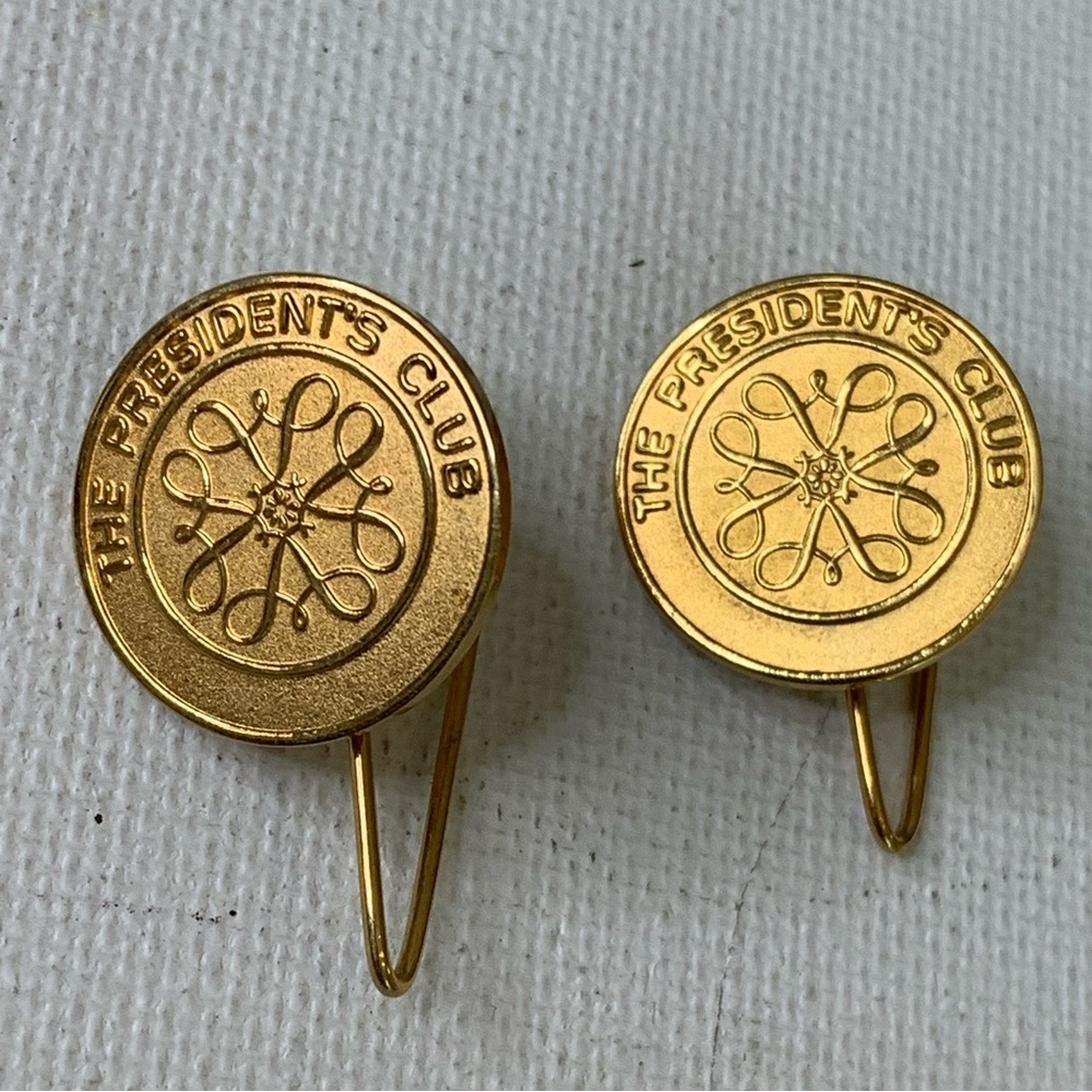 2 Vintage Avon The Presidents Club Lapel Pins 1980s Seller Award Gold Toned Pair - Picture 7 of 9